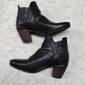 Anthropologie CoqueTerra Womens Snake Skin Slip On Leather Ankle Boots Size 39